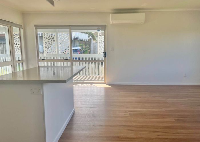  at 1/36 Elizabeth Drive, West Harbour, Waitakere City, Auckland