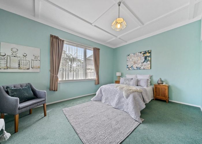  at 1/26 Whites Line West, Woburn, Lower Hutt