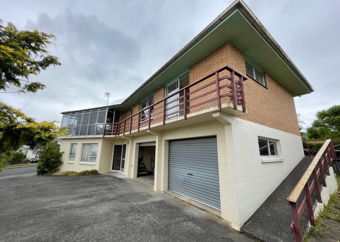  at 5 Miltonia Avenue, Te Atatu South, Waitakere City, Auckland