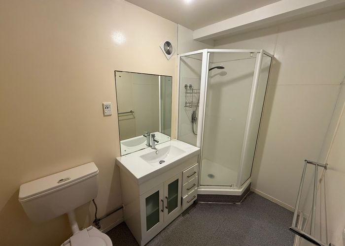  at 8 Rutland Street, Mount Wellington, Auckland City, Auckland