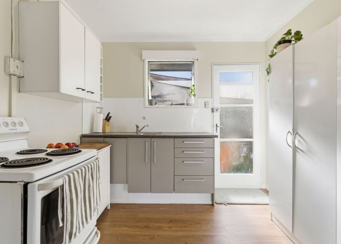  at 2/15 Phoenix Place, Papatoetoe, Manukau City, Auckland