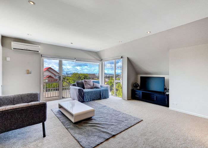  at 5 Balmain Road, Birkenhead, North Shore City, Auckland
