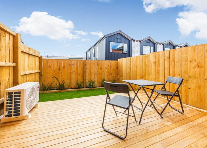  at 2/85 Jaemont Avenue, Te Atatu South, Waitakere City, Auckland