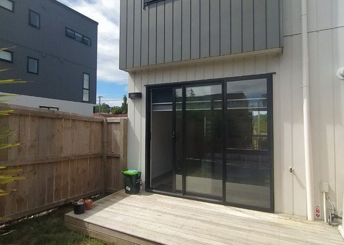  at 2/41 Routley Drive, Glen Eden, Waitakere City, Auckland
