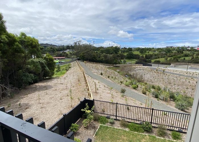  at 8/7 Parapara Place, Albany, North Shore City, Auckland
