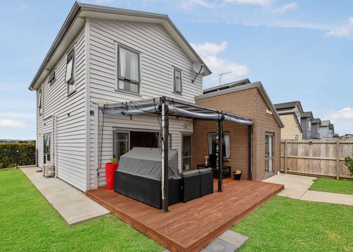  at 30 Ipukarea Street, Weymouth, Auckland