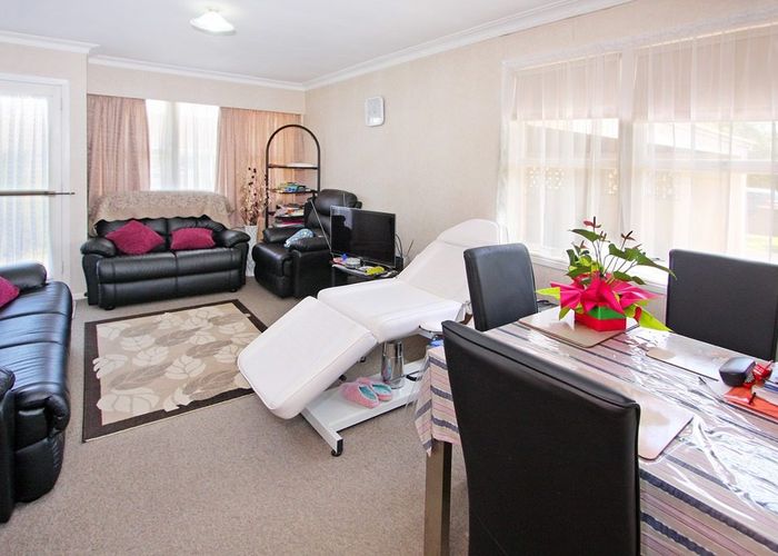  at 2/100 Coronation Road, Papatoetoe, Manukau City, Auckland