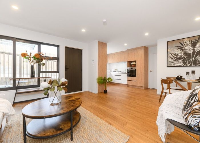  at 16A Marlowe Road, Blockhouse Bay, Auckland City, Auckland