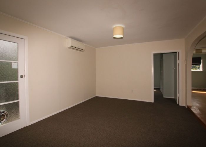  at 2/41 Derwent Crescent, Titirangi, Waitakere City, Auckland