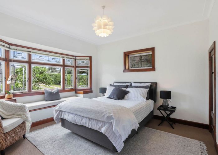  at 54 Seacliffe Road, Hillsborough, Auckland