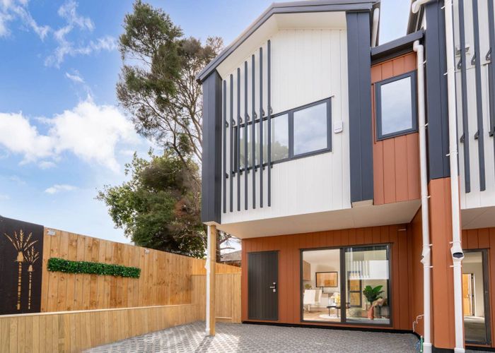  at Lt 2&3, 18 Dellwood Avenue, Henderson, Waitakere City, Auckland