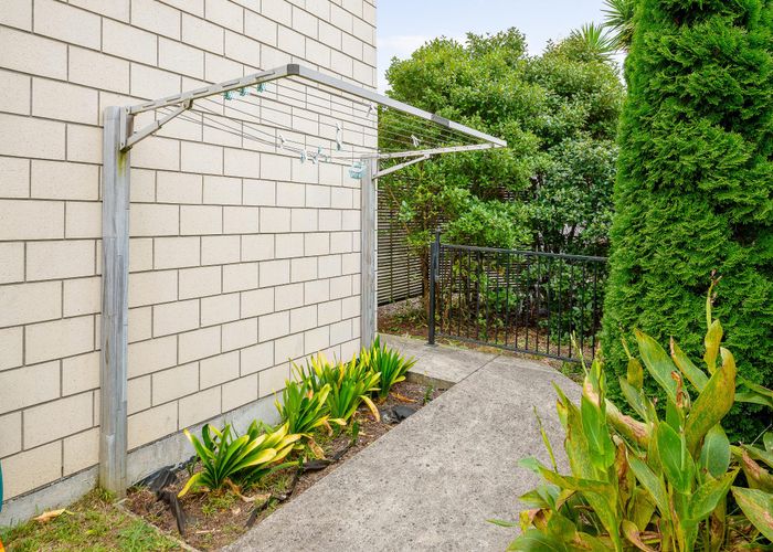  at 4/56 Storey Avenue, Forest Lake, Hamilton, Waikato