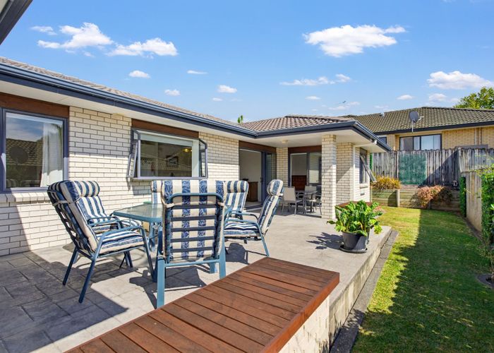  at 102 Buscomb Ave, Henderson, Waitakere City, Auckland