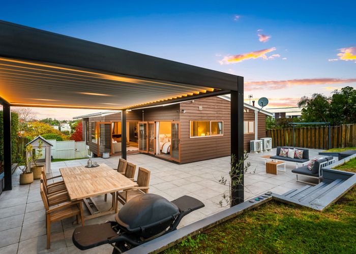  at 30 Meadowvale Avenue, Forrest Hill, North Shore City, Auckland
