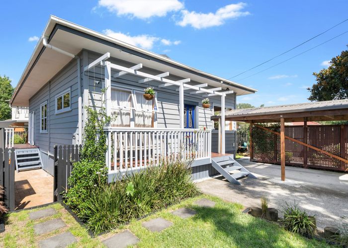  at 40 Garelja Road, Henderson, Auckland