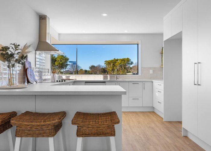  at 2 De Courcy Place, Avondale, Christchurch City, Canterbury