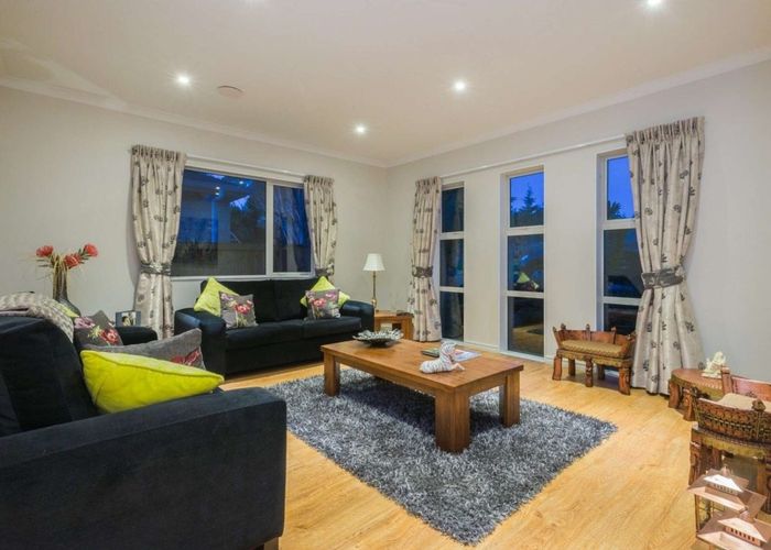  at 21E Stamford Crescent, Flat Bush, Manukau City, Auckland