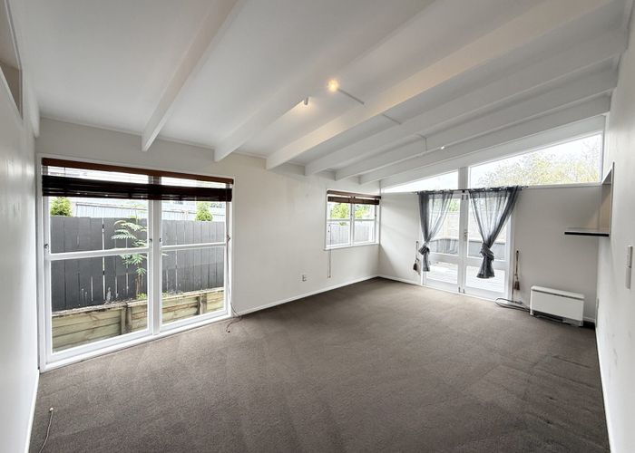  at 10 Castleton Street, Birkdale, North Shore City, Auckland