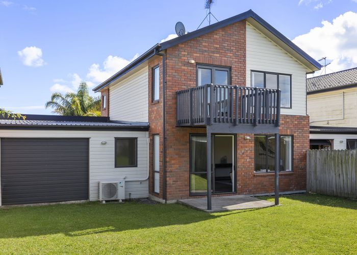  at 16 Secoia Crescent, Mangere, Auckland