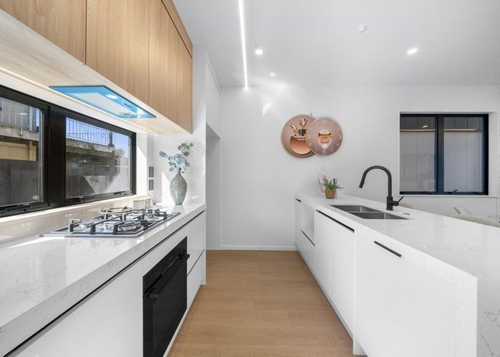  at 5/32 Bradbury Road, Botany Downs, Manukau City, Auckland