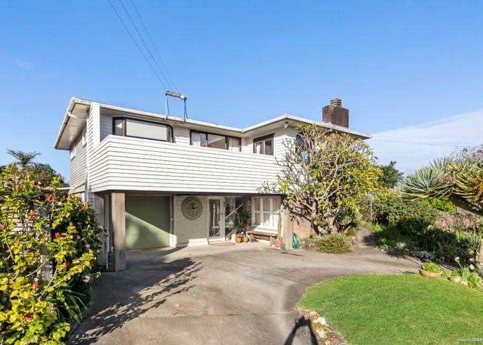  at 28 Cliff View Drive, Green Bay, Waitakere City, Auckland
