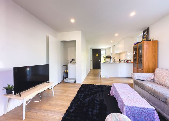  at 2/21 Clarence Street South, Addington, Christchurch