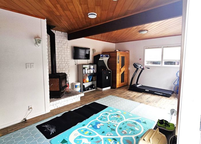  at 21 Edgeworth road, Glenfield, North Shore City, Auckland