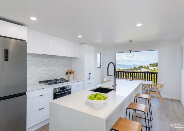  at 2/50 Viewmont Drive, Harbour View, Lower Hutt