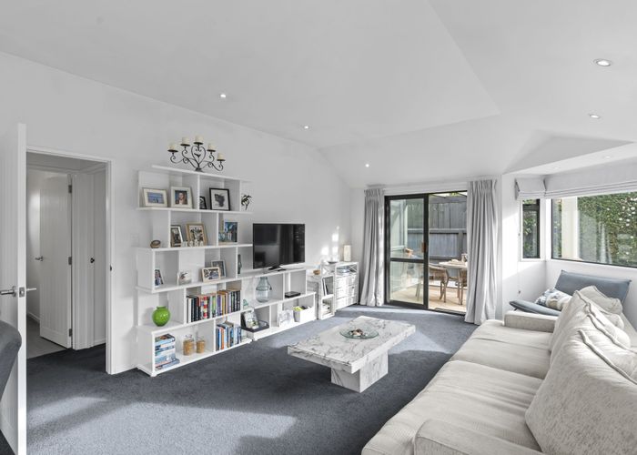  at 6a St Leonards Square, Sumner, Christchurch City, Canterbury
