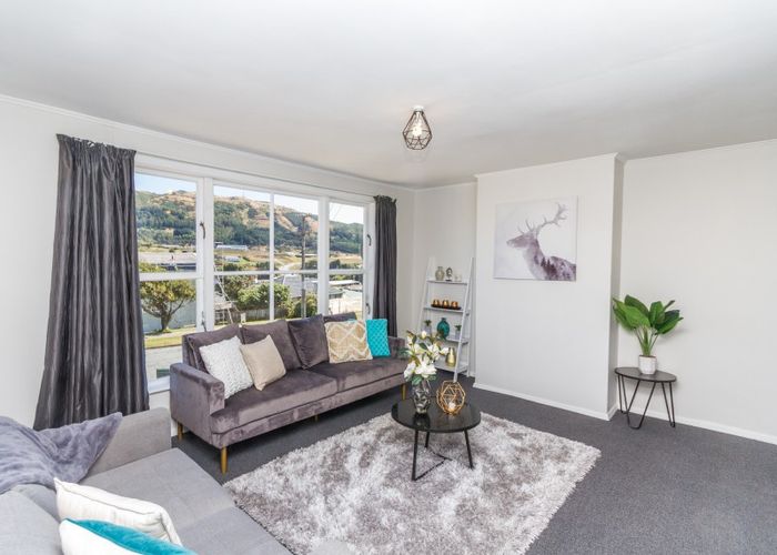  at 25 Roberts Street, Tawa, Wellington