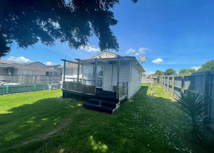  at 1/29 Becker Drive, Weymouth, Auckland