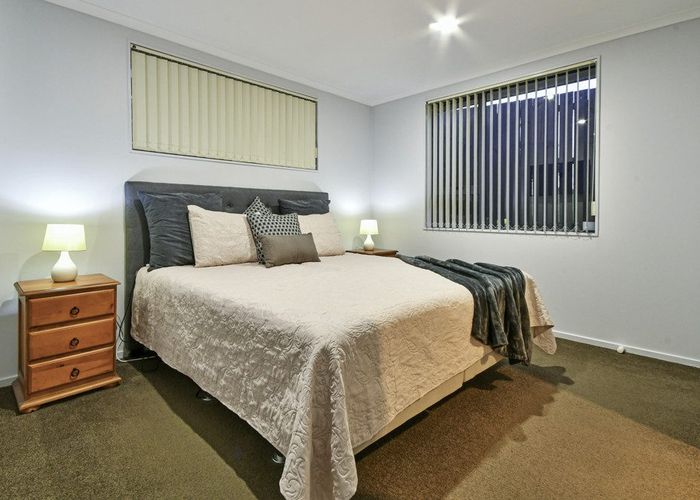  at 20 Glenveagh Park Drive, Weymouth, Auckland