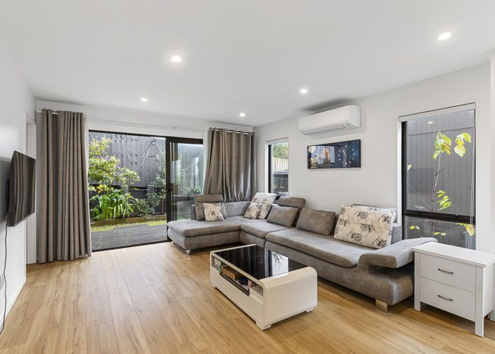  at 12E Kelwyn Road, Kelston, Auckland