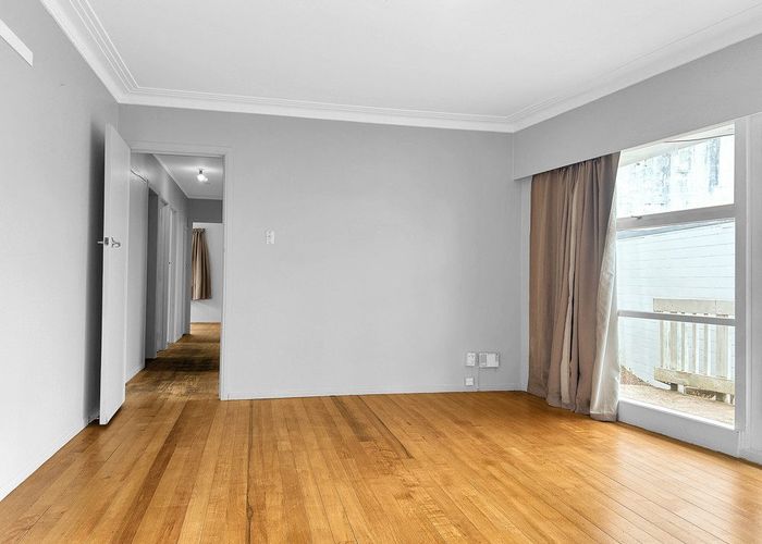  at 2/17 View Rd, Henderson, Waitakere City, Auckland
