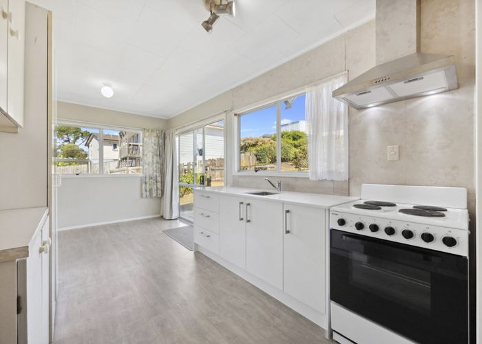  at 92  Moire Road, Massey, Waitakere City, Auckland
