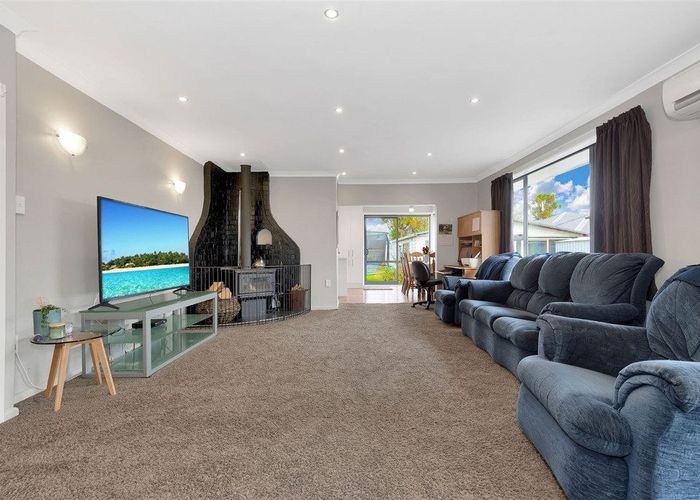  at 54 Winters Road, Redwood, Christchurch