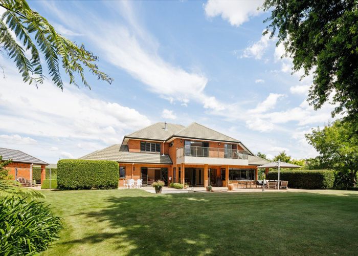  at 31 Montrose Crescent, Huntington, Hamilton