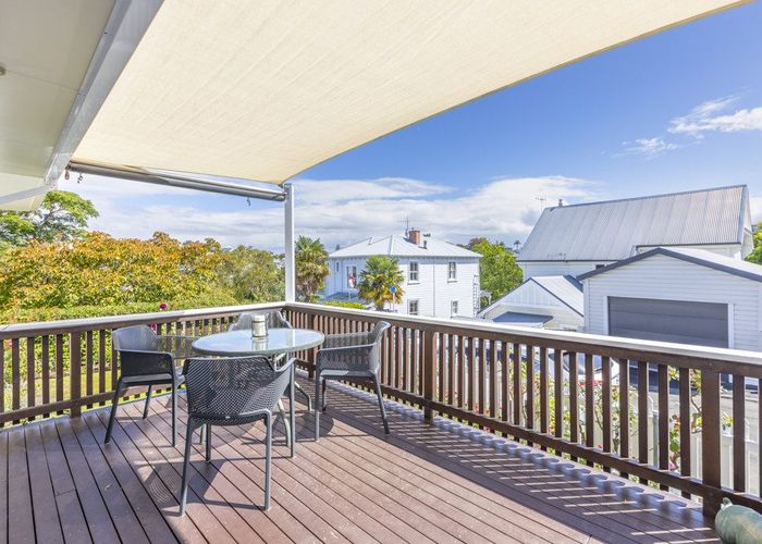  at 16 Gladstone Road, Bluff Hill, Napier