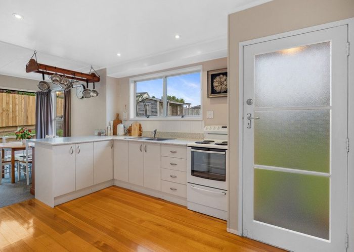  at 7 Glenbervie Crescent, Massey, Waitakere City, Auckland