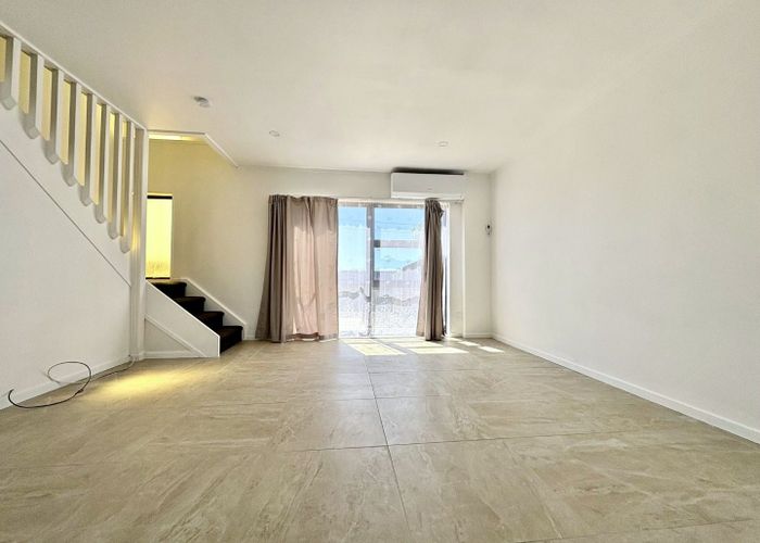  at 2/113 Avenue Road, Otahuhu, Auckland