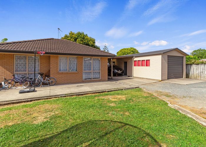  at 96 Holland Road, Fairfield, Hamilton