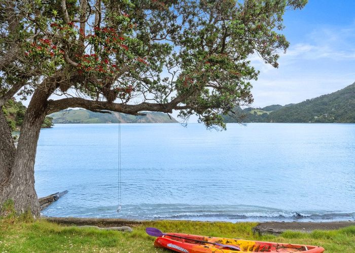  at 3 Foster Avenue, Huia, Waitakere City, Auckland