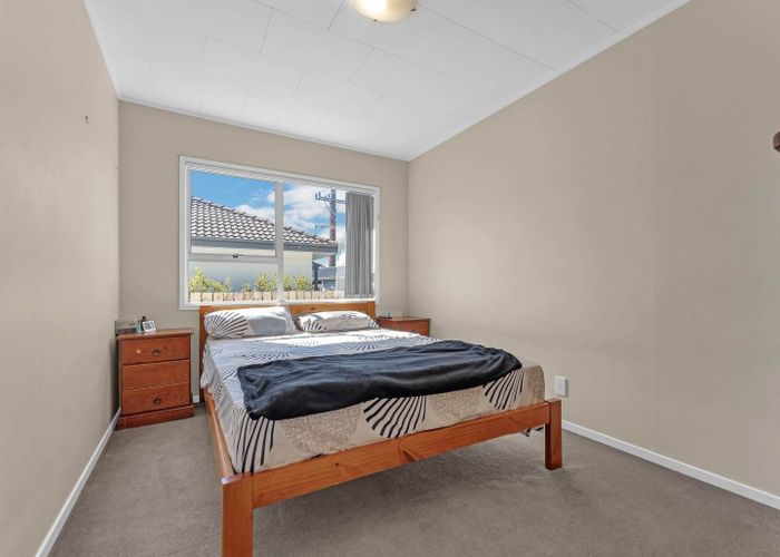  at 41 Meadowood Drive, Unsworth Heights, North Shore City, Auckland