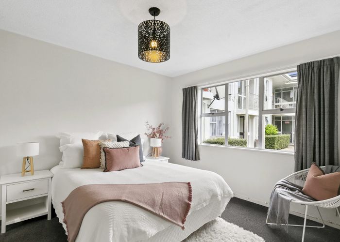  at 2/11 Trafalgar Street, Johnsonville, Wellington
