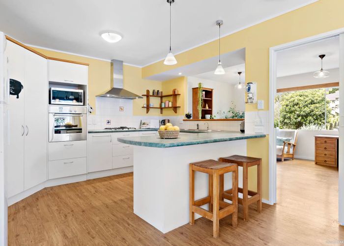  at 21 Awaruku Road, Torbay, Auckland