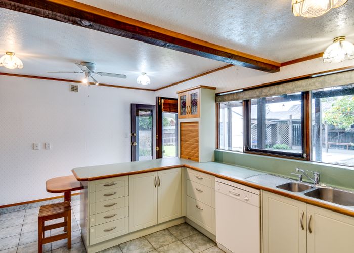  at 802 Collinge Road, Mayfair, Hastings