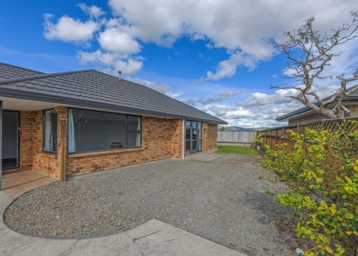  at 9 Alpine Grove, Kelvin Grove, Palmerston North