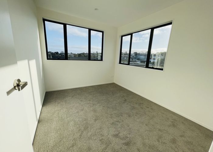  at 2/48 Sunrise Ave, Mairangi Bay, North Shore City, Auckland