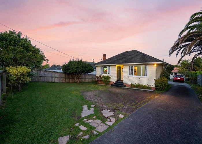  at 29 Beaubank Road, Kelston, Auckland