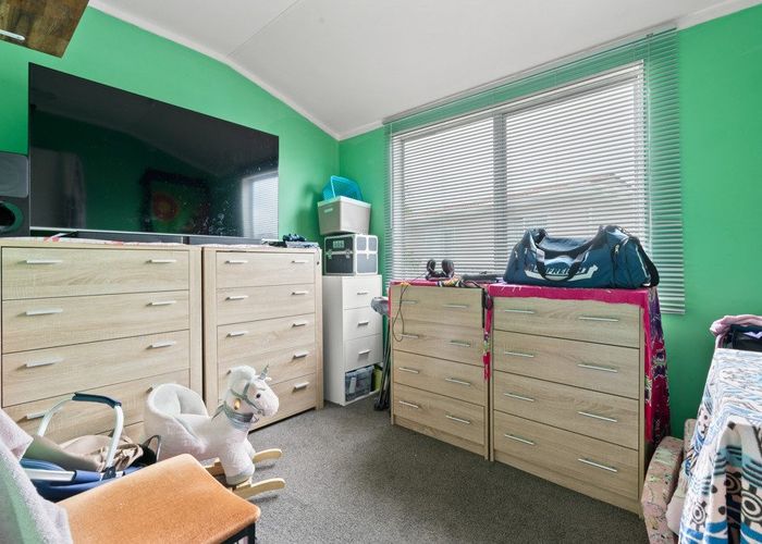  at 107 Flat Bush Road, Clover Park, Auckland